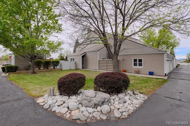 2267 S Yosemite Circle Denver, CO 80231