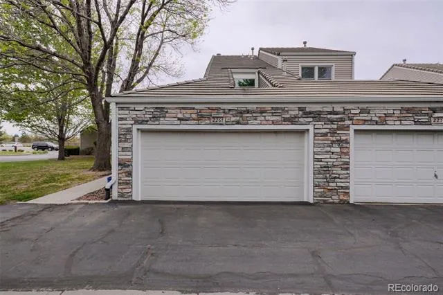 2267 S Yosemite Circle Denver, CO 80231