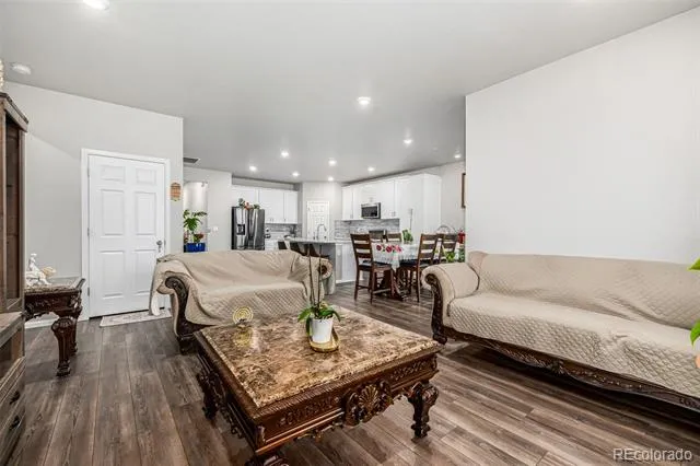 9227 Salida Street Commerce City, CO 80022