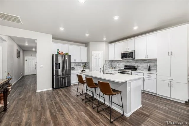 9227 Salida Street Commerce City, CO 80022