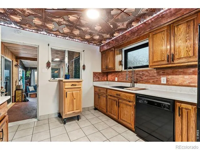 2850 Steele Street Denver, CO 80205