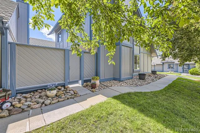 2437 S Victor Street #A Aurora, CO 80014