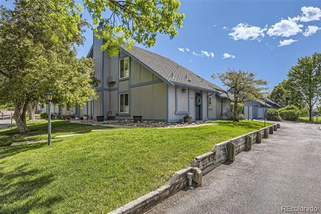 2437 S Victor Street #A Aurora, CO 80014