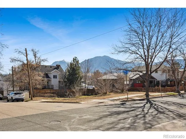 2240 Bluff Street Boulder, CO 80304