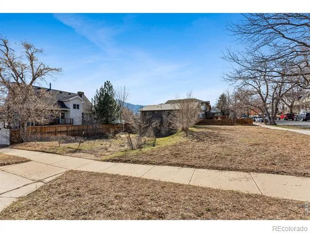 2240 Bluff Street Boulder, CO 80304