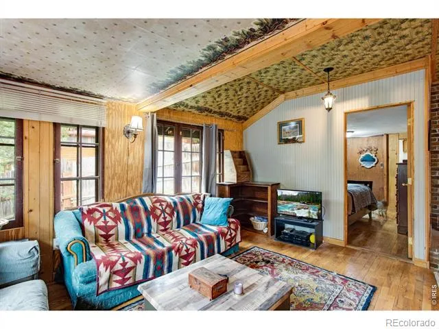 2248 Riverside Drive Lyons, CO 80540