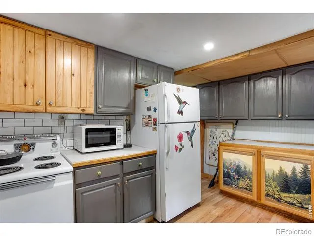 2248 Riverside Drive Lyons, CO 80540