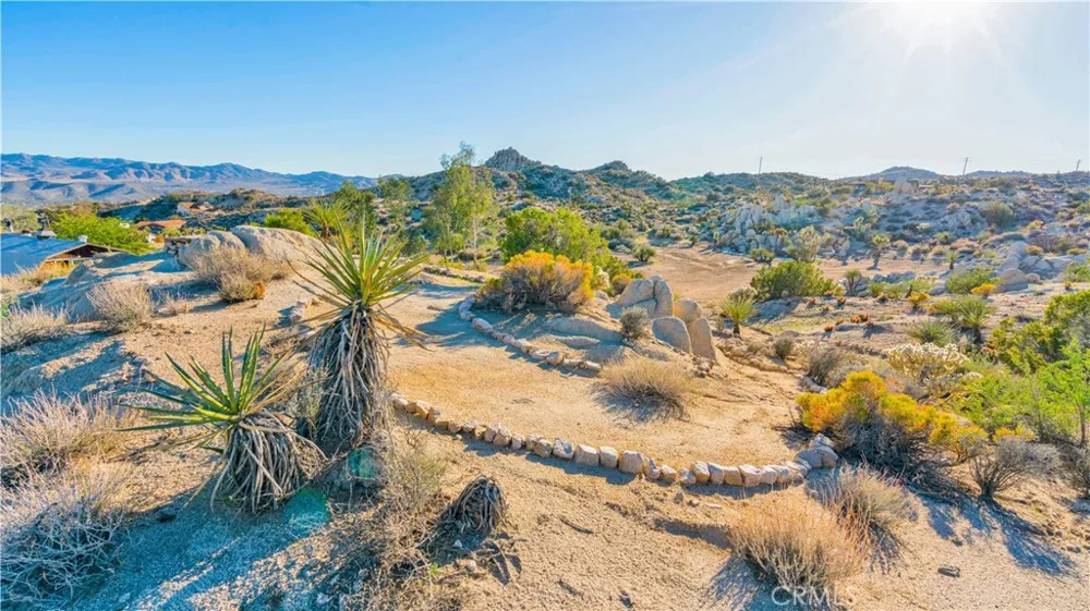 56898 Plaza Del Amigo Yucca Valley, CA 92284