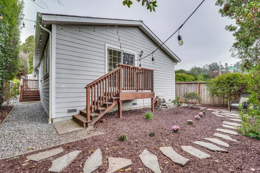 424 Lee Avenue Half Moon Bay, CA 94019