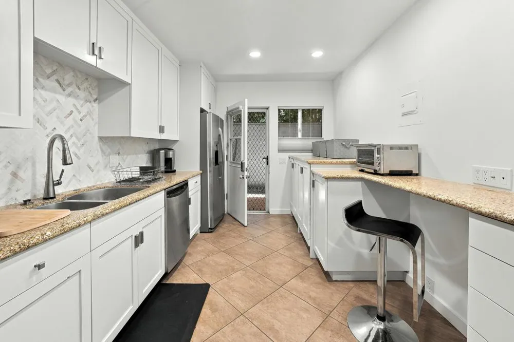 500 W Arenas Road #4 Palm Springs, CA 92262