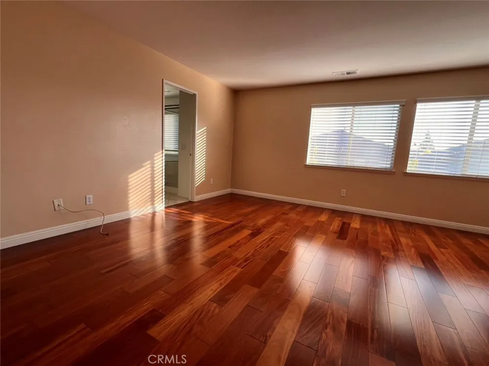 12 Granada Irvine, CA 92602