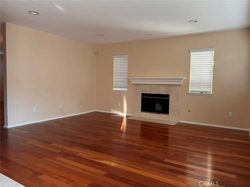 12 Granada Irvine, CA 92602