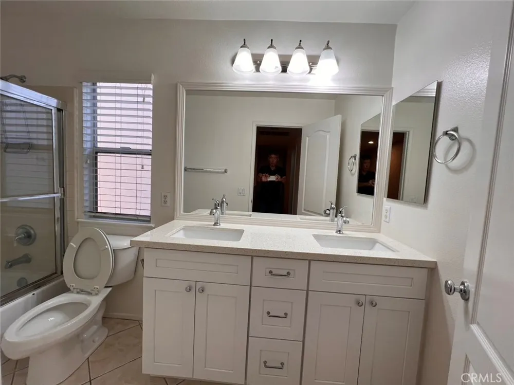 12 Granada Irvine, CA 92602