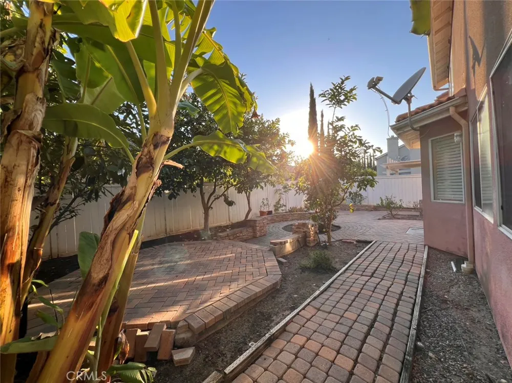 12 Granada Irvine, CA 92602