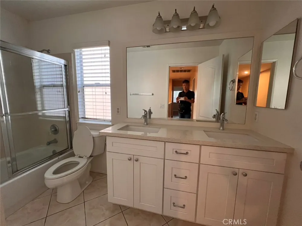 12 Granada Irvine, CA 92602