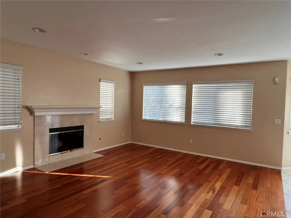 12 Granada Irvine, CA 92602