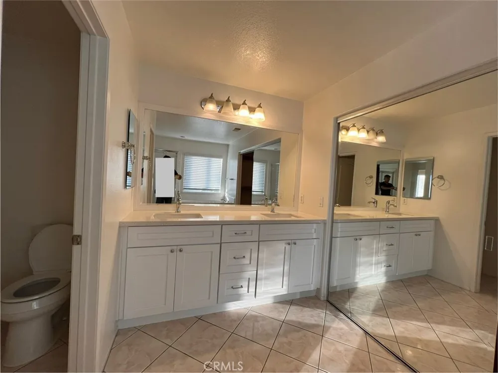 12 Granada Irvine, CA 92602