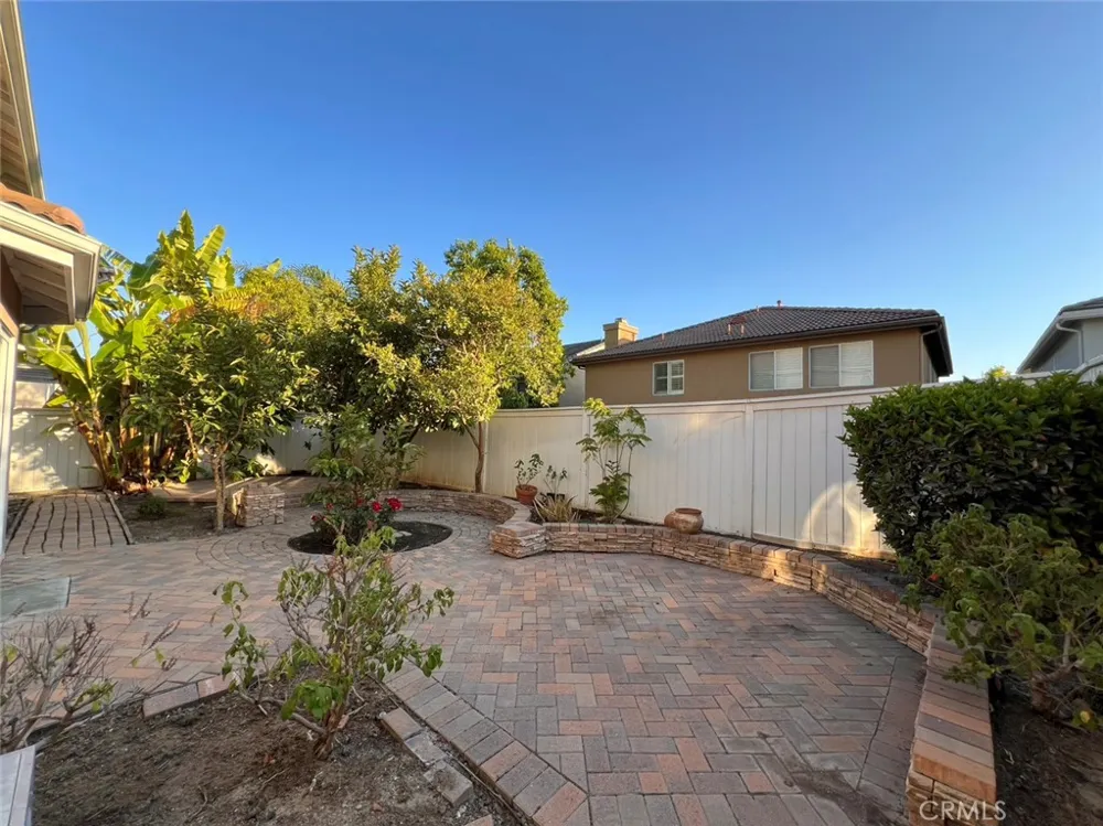 12 Granada Irvine, CA 92602