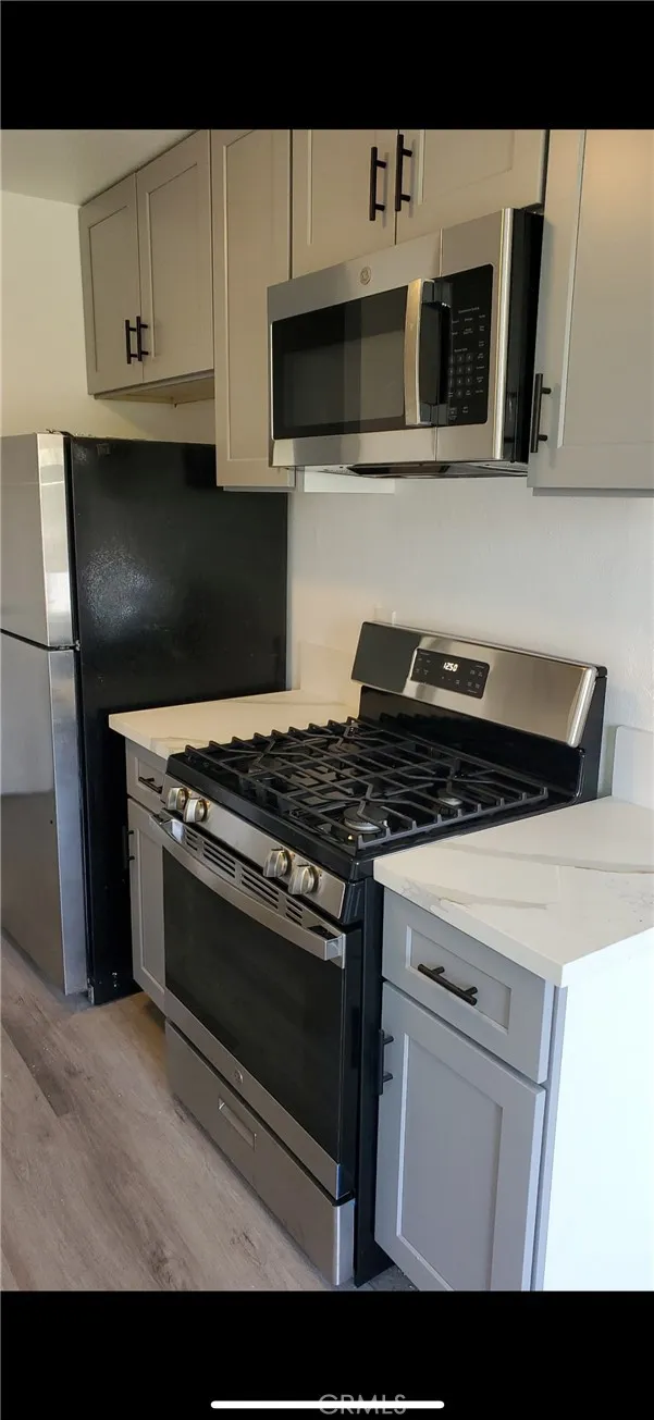 700 W La Veta #E4 Orange, CA 92868