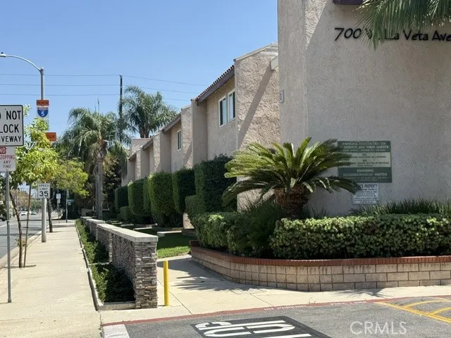 700 W La Veta #E4 Orange, CA 92868