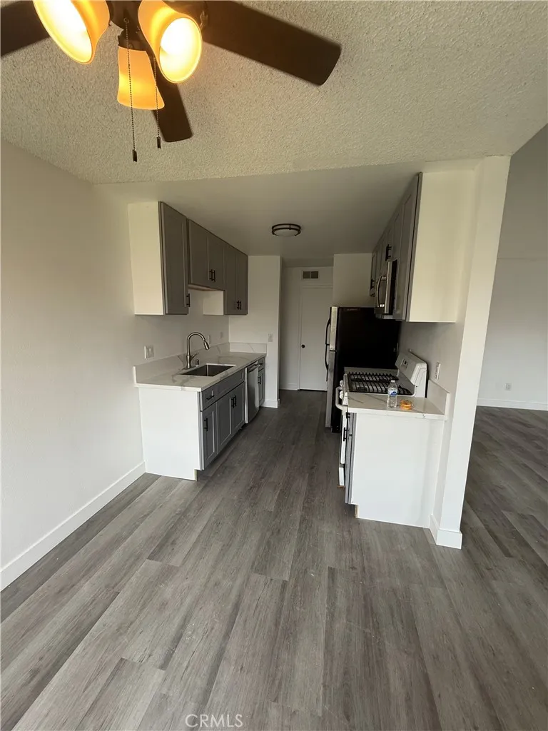 700 W La Veta #E4 Orange, CA 92868