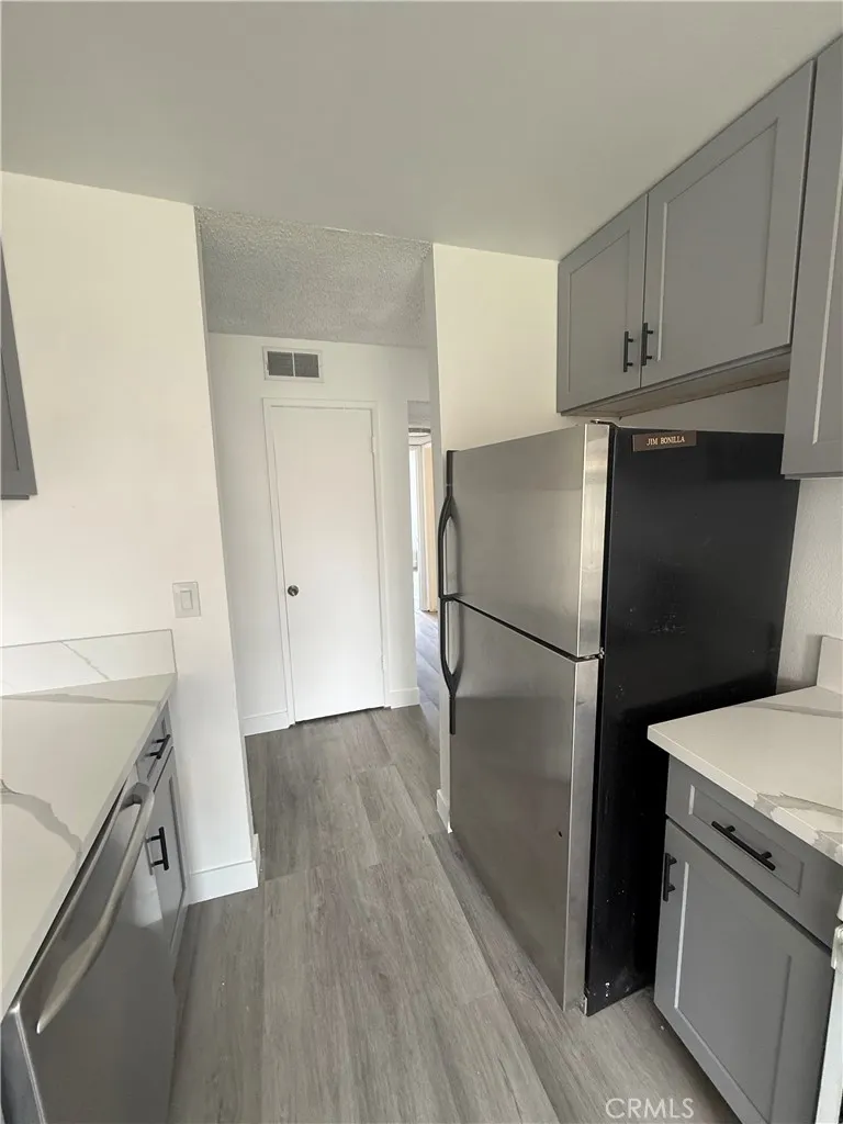 700 W La Veta #E4 Orange, CA 92868
