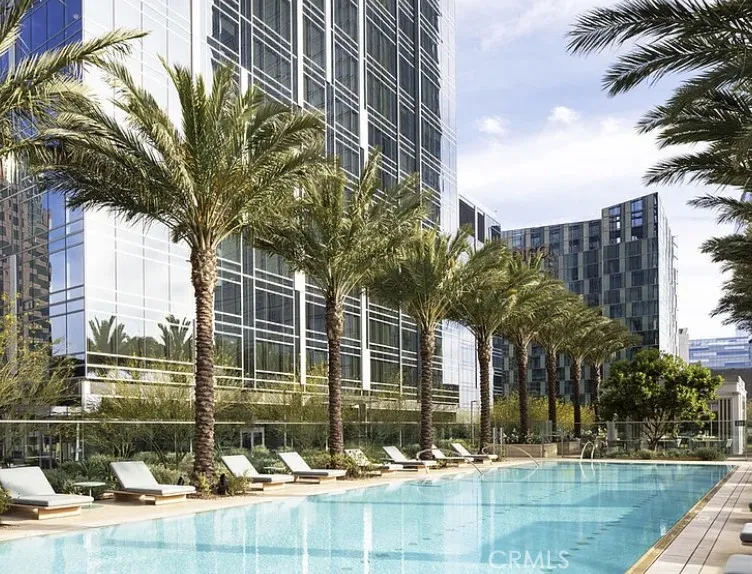 877 Francisco #1003 Los Angeles, CA 90017
