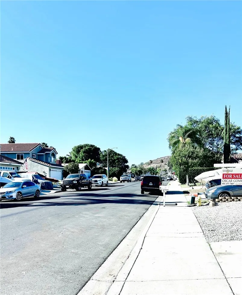 162 S Massachusetts Lake Elsinore, CA 92530