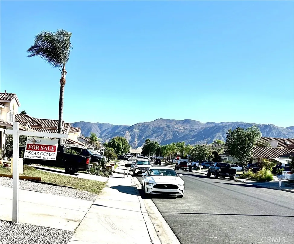 162 S Massachusetts Lake Elsinore, CA 92530
