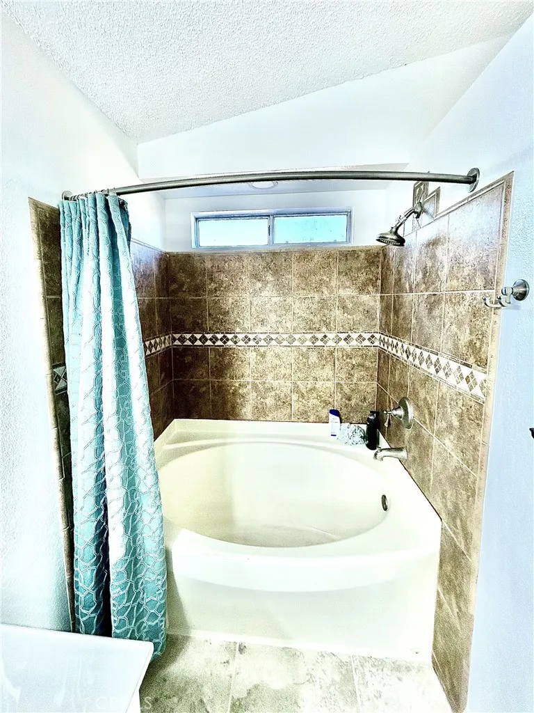 162 S Massachusetts Lake Elsinore, CA 92530