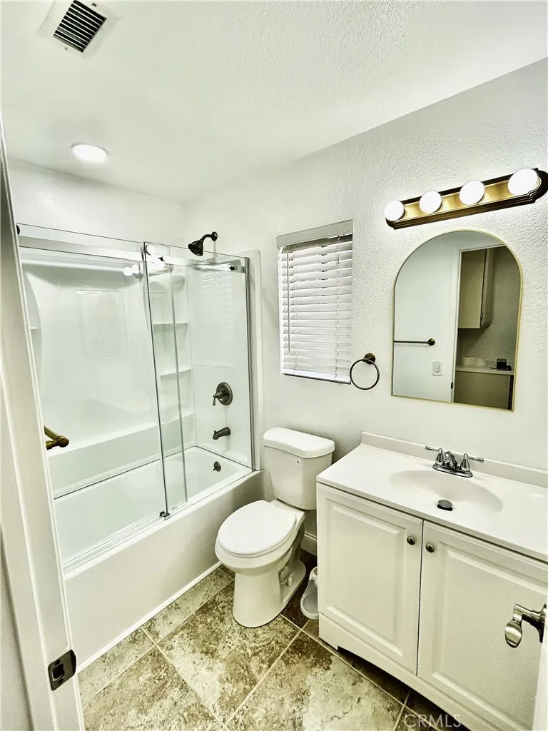 162 S Massachusetts Lake Elsinore, CA 92530