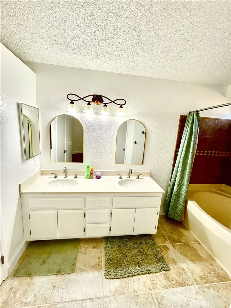 162 S Massachusetts Lake Elsinore, CA 92530