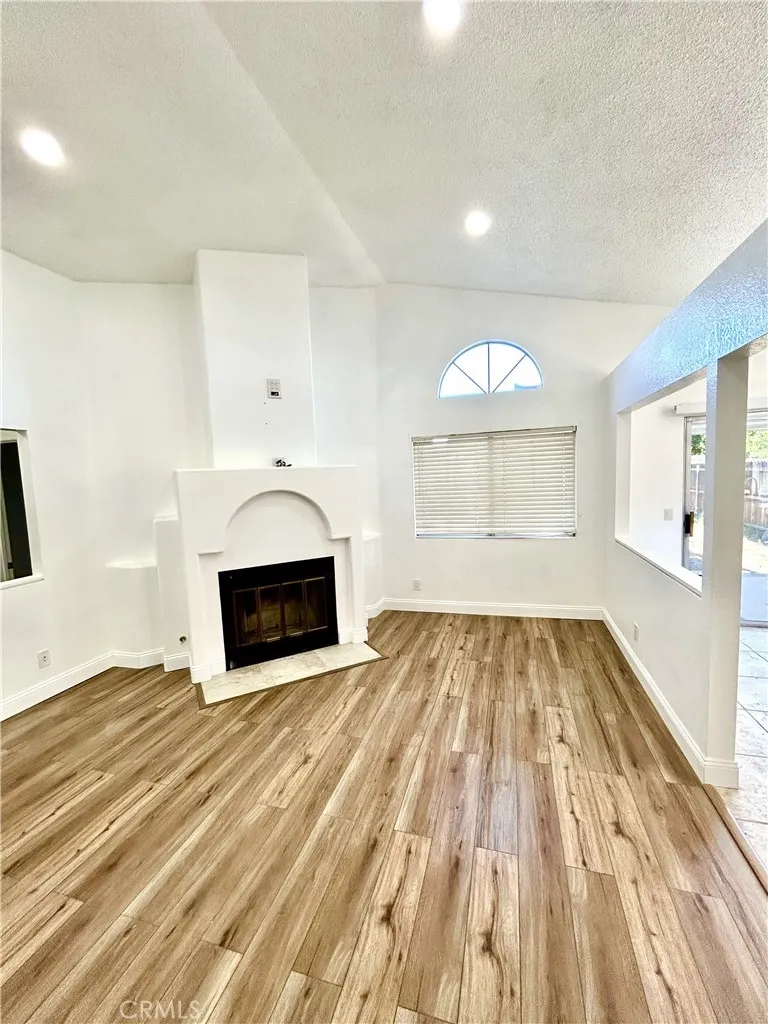 162 S Massachusetts Lake Elsinore, CA 92530