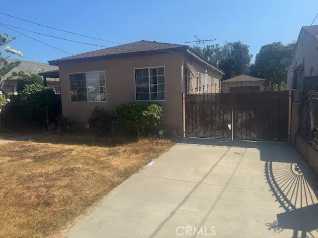 3248 112TH Inglewood, CA 90303