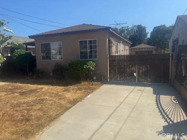 3248 112TH Inglewood, CA 90303