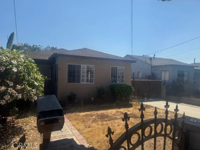 3248 112TH Inglewood, CA 90303