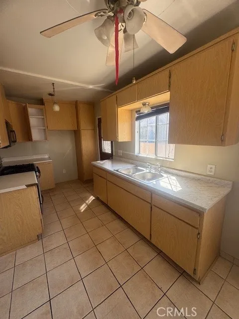 3248 112TH Inglewood, CA 90303