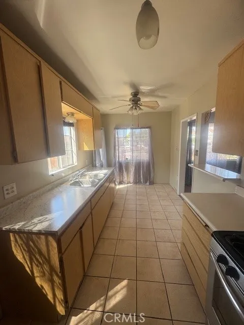 3248 112TH Inglewood, CA 90303
