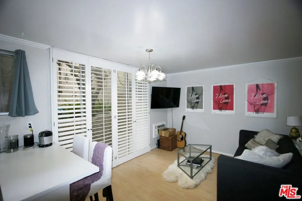 11645 MONTANA AVENUE #124 Los Angeles, CA 90049