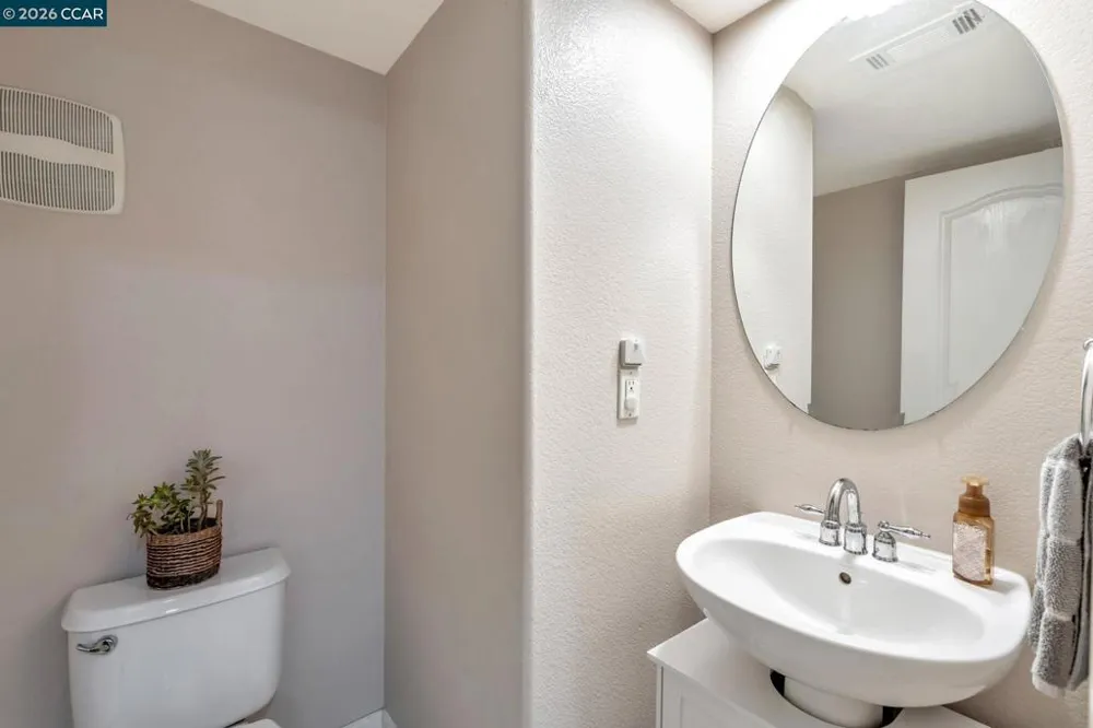 2036 SERRA LN Hercules, CA 94547
