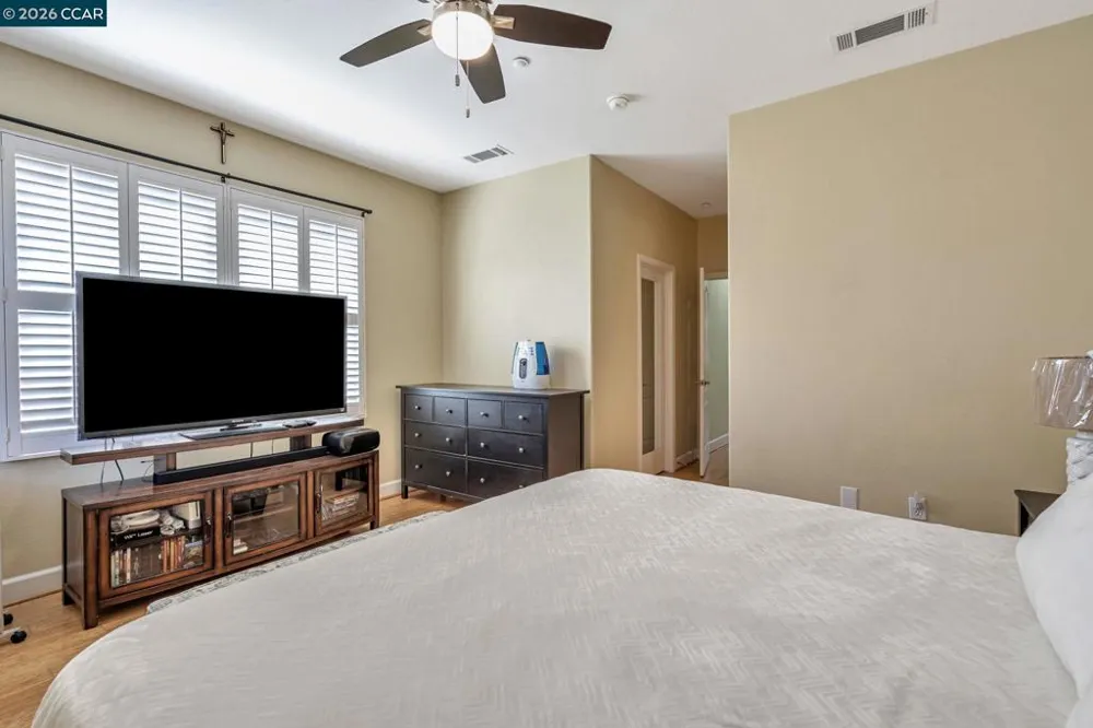 2036 SERRA LN Hercules, CA 94547