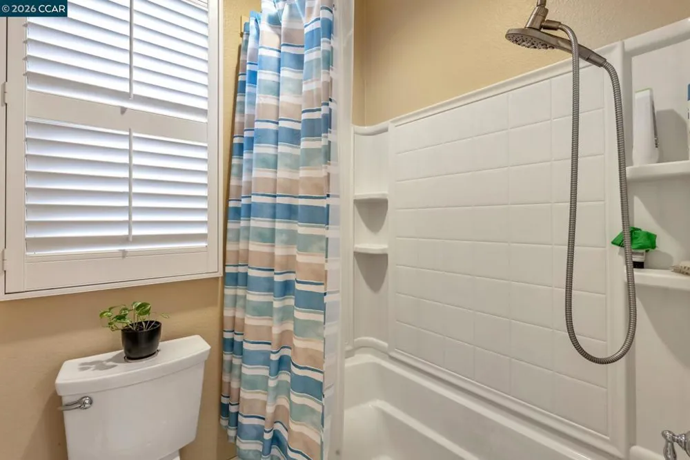 2036 SERRA LN Hercules, CA 94547