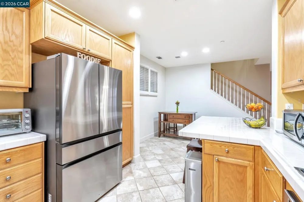 2036 SERRA LN Hercules, CA 94547