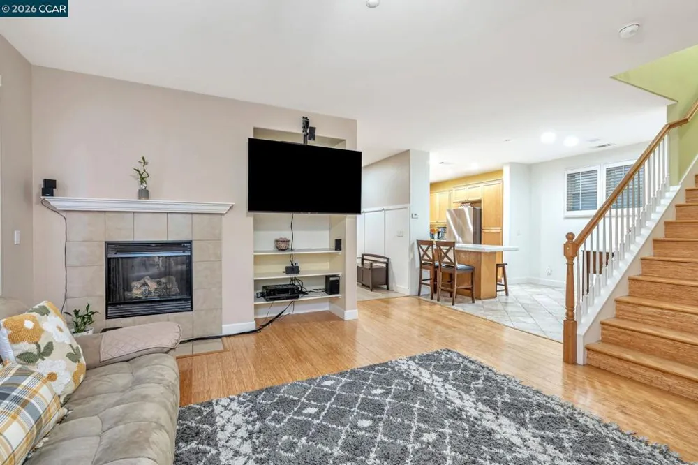 2036 SERRA LN Hercules, CA 94547
