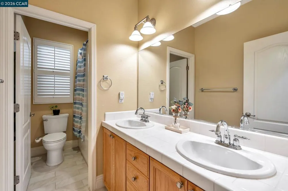 2036 SERRA LN Hercules, CA 94547