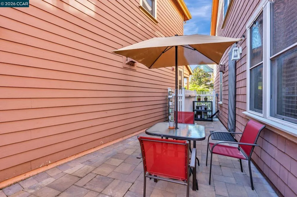 2036 SERRA LN Hercules, CA 94547