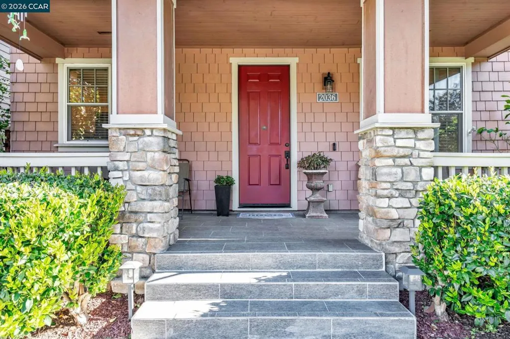 2036 SERRA LN Hercules, CA 94547