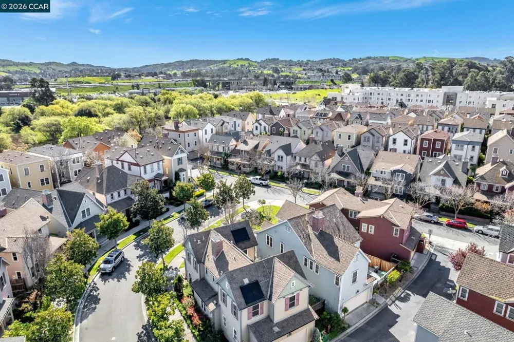 2036 SERRA LN Hercules, CA 94547