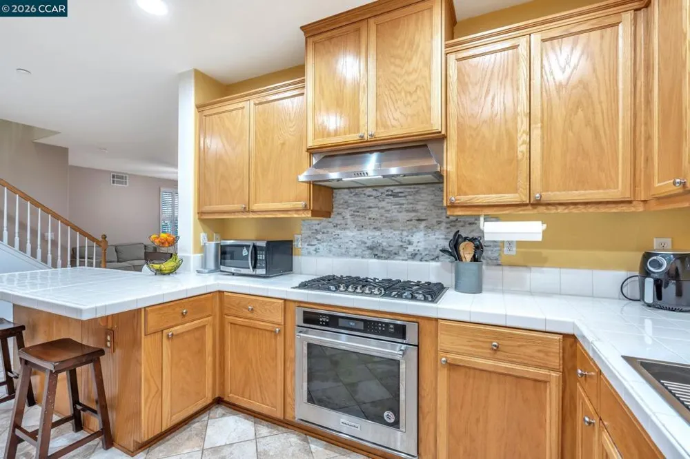 2036 SERRA LN Hercules, CA 94547