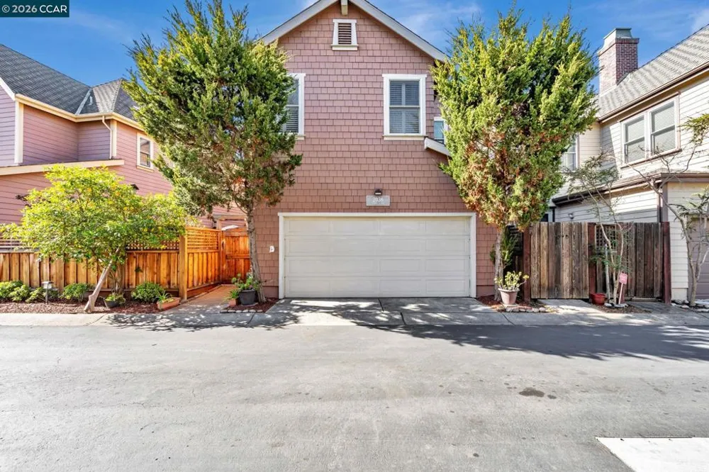 2036 SERRA LN Hercules, CA 94547